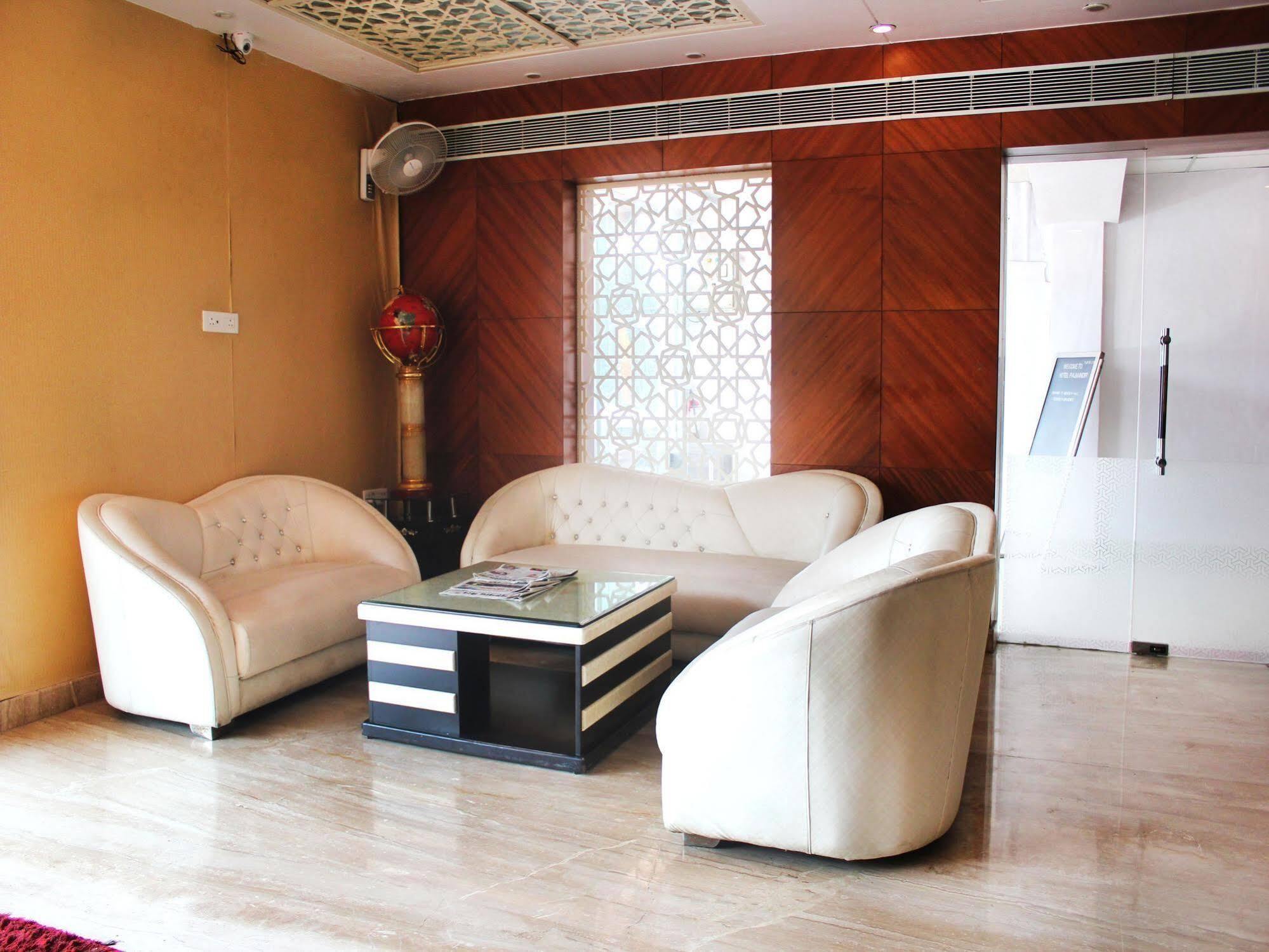 Hotel Rajmandir Faridabad Buitenkant foto