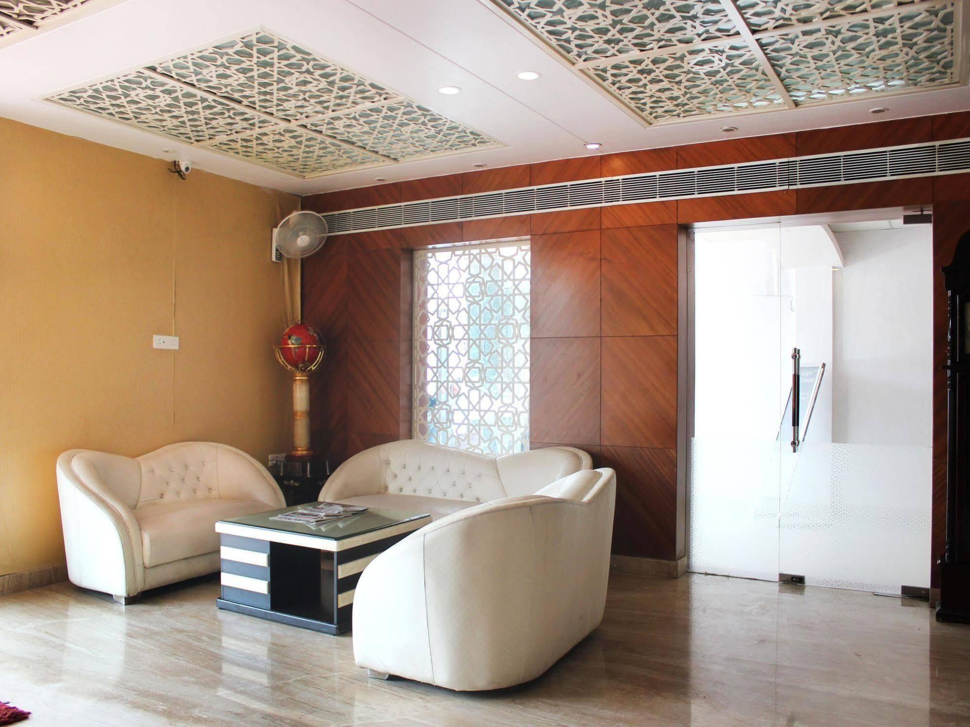 Hotel Rajmandir Faridabad Buitenkant foto