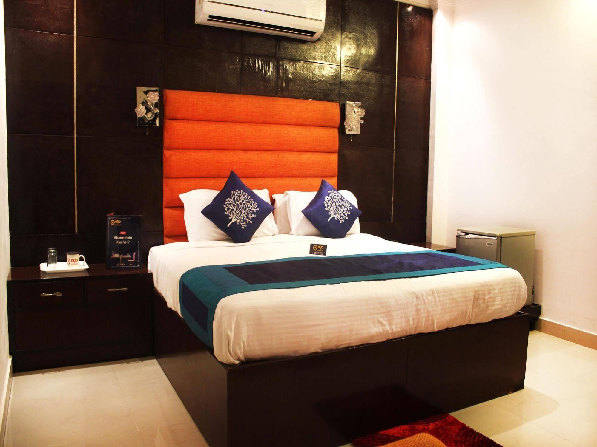 Hotel Rajmandir Faridabad Buitenkant foto
